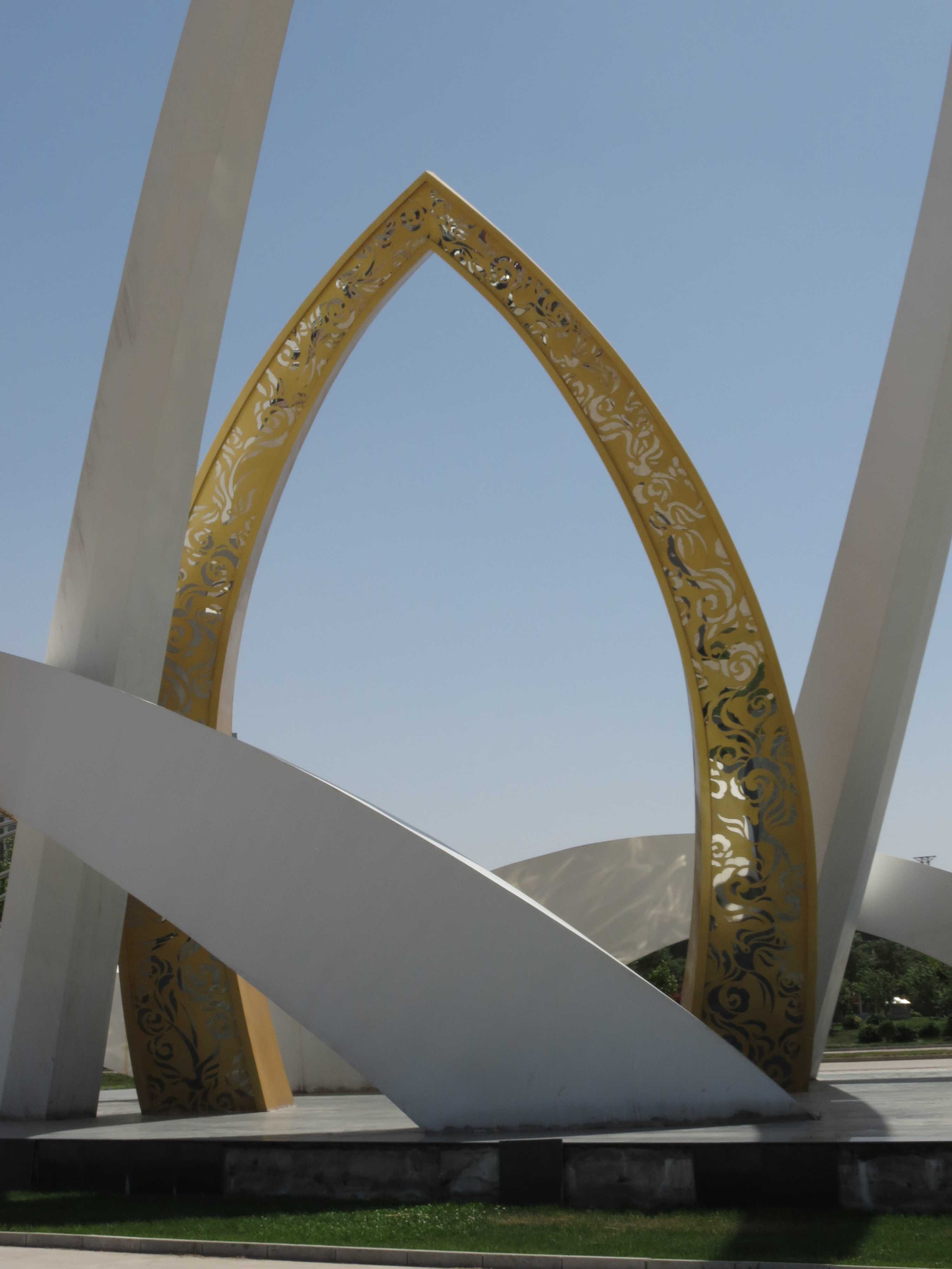 大型不銹鋼雕塑，機(jī)場(chǎng)不銹鋼雕塑，廣場(chǎng)景觀雕塑